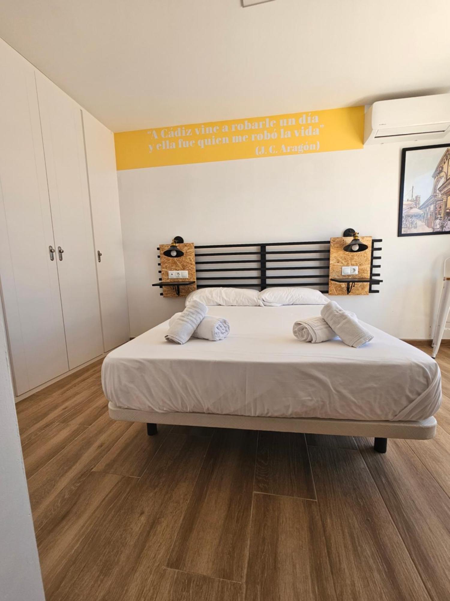 Planeta Cadiz Apartaments Buitenkant foto